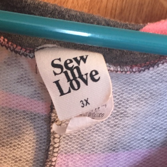 3x Aztec Top - Picture 2 of 3